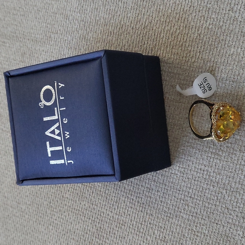 Italo Jewelry Heart Shaped Ring